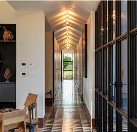 4 bedroom villa with pool near Noto, sleeps 8